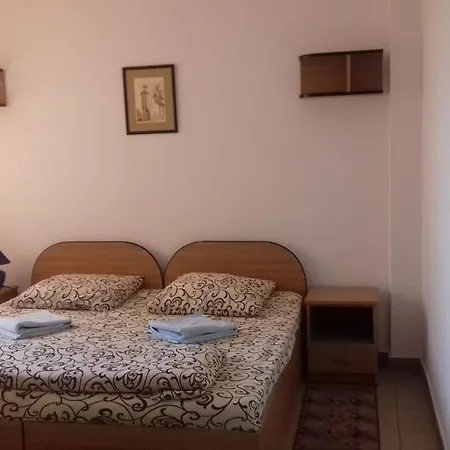 Vila Min בית הארחה *